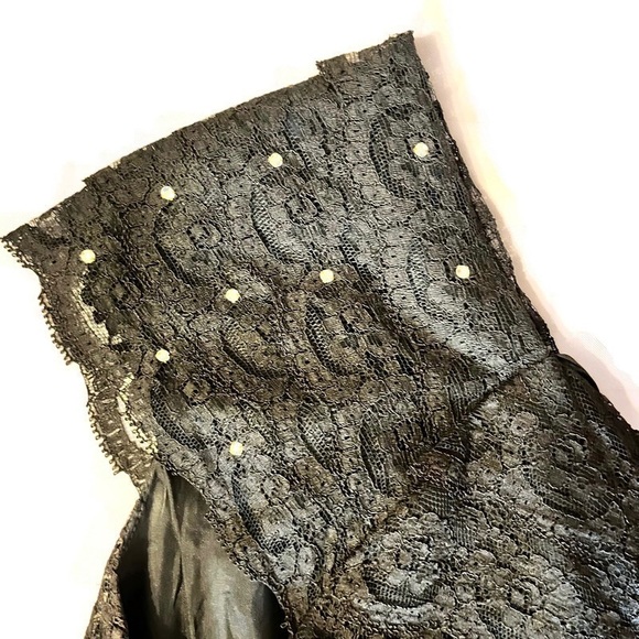 1960s Vintage Black Lace Tiered Sleeveless Rhinestone Satin-Bow Pencil Dress - Picture 7 of 14